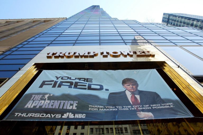 Hồ sơ thuế của Trump (II): Tiếng tăm từ một chương trình truyền hình đã đem lại cho Trump 427 triệu đô la cải tử hoàn sinh (Phần 2)