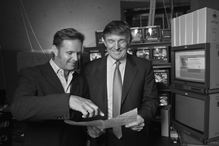 Hồ sơ thuế của Trump (II): Tiếng tăm từ một chương trình truyền hình đã đem lại cho Trump 427 triệu đô la cải tử hoàn sinh (Phần 1) Hồ sơ thuế của Trump (II): Tiếng tăm từ một chương trình truyền hình đã đem lại cho Trump 427 triệu đô la cải tử hoàn sinh (Phần 1)