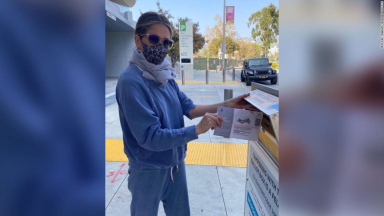 Nữ diễn viên điện ảnh Jennifer Aniston cho biết đã bỏ phiếu bầu cho liên danh Joe Biden và Kamala Harris
