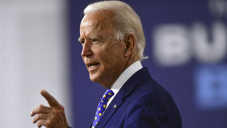 Chiến dịch tranh cử của Joe Biden, tóm gọn trong một cử chỉ đơn giản