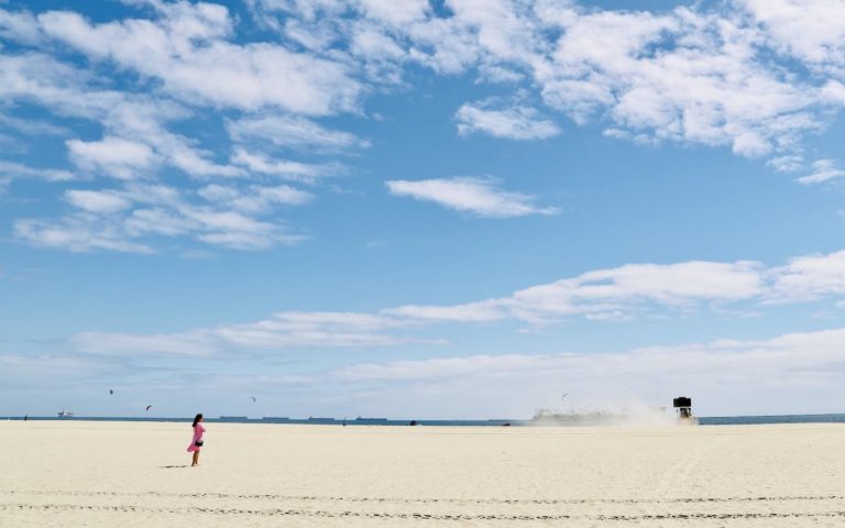 THÌ EM MÂY TRẮNG… .