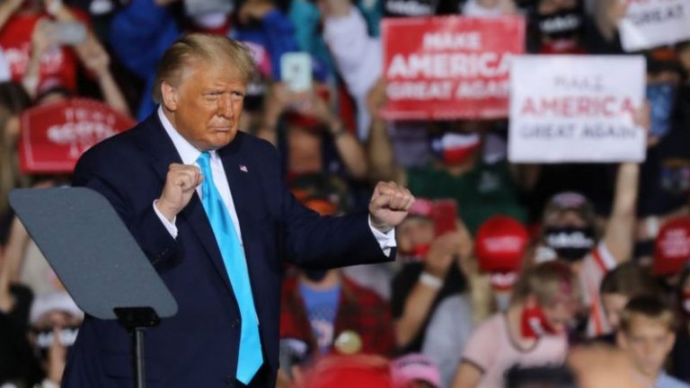 New York Times: Donald Trump ‘đóng 750 đôla thuế lợi tức liên bang’ New York Times: Donald Trump ‘đóng 750 đôla thuế lợi tức liên bang’