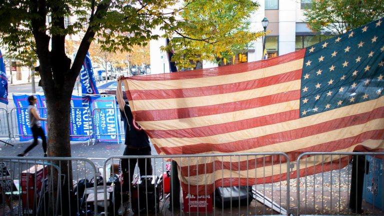 Đảng Cộng hòa thảo luận Chiến lược Hệ thống Đại Cử tri Đoàn để Trump duy trì quyền lực