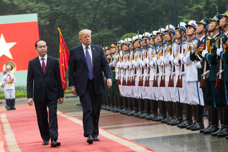 Trump và cuộc bầu cử năm 2020 của Hoa Kỳ đang giúp ích gì cho các nguyên nhân trong nước của các nhà độc tài