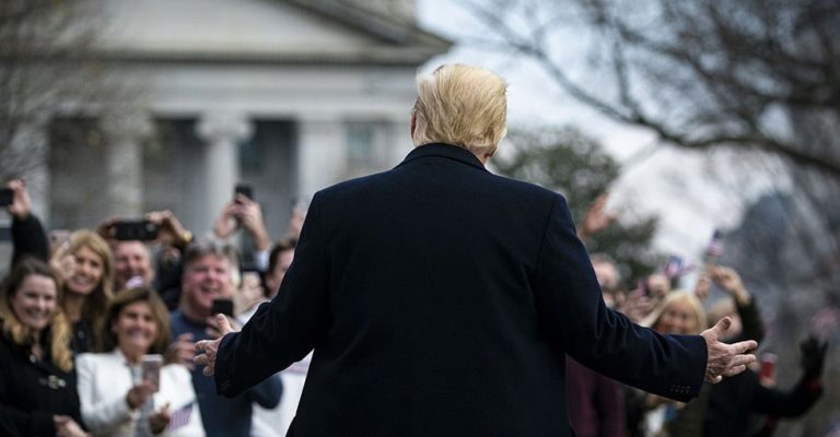 Bản ghi nhớ: Tương lai của Trump bao gồm một số con đường Bản ghi nhớ: Tương lai của Trump bao gồm một số con đường