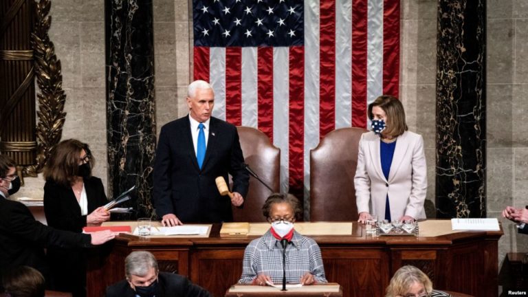 Chủ tịch Hạ viện kêu gọi truất phế ngay Tổng thống Trump Chủ tịch Hạ viện kêu gọi truất phế ngay Tổng thống Trump