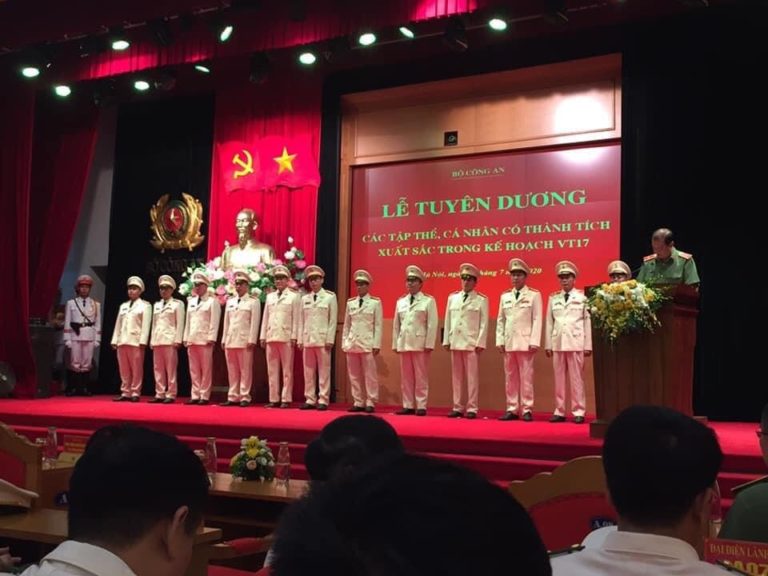 NHỮNG BỘ NÃO NGHĨ NGẮN