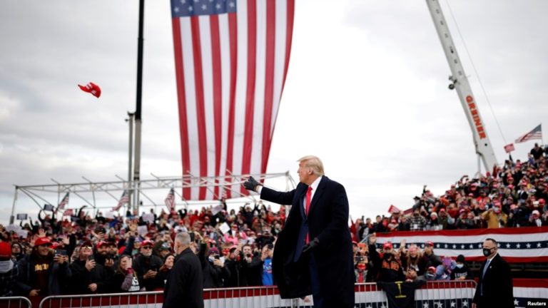 Người ủng hộ ông Trump bị mất tiền oan vì thiếu cảnh giác?