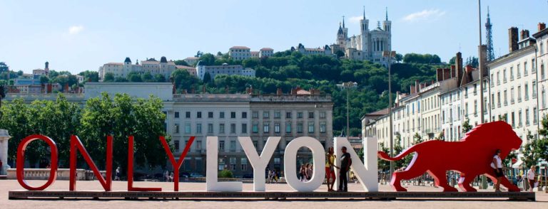 NGƯỜI CHỈ ĐƯỜNG Ở LYON