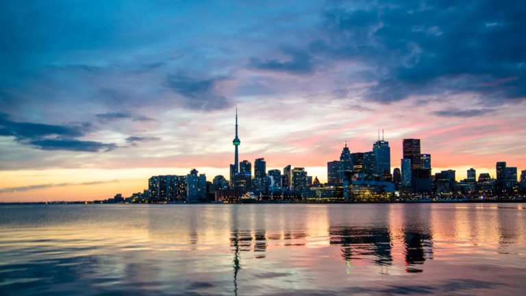 Canada có thể dạy chúng ta trở nên tốt đẹp hơn không? Canada có thể dạy chúng ta trở nên tốt đẹp hơn không?