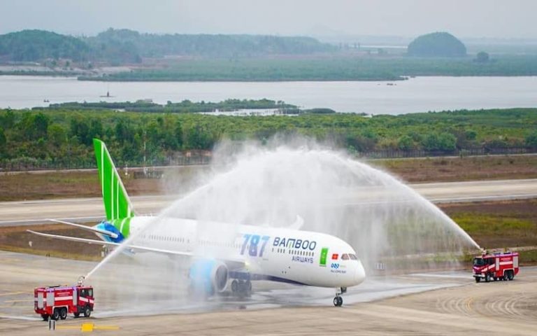 Giá sàn vé máy bay và cảnh báo việc Bamboo Airways bay đi Mỹ