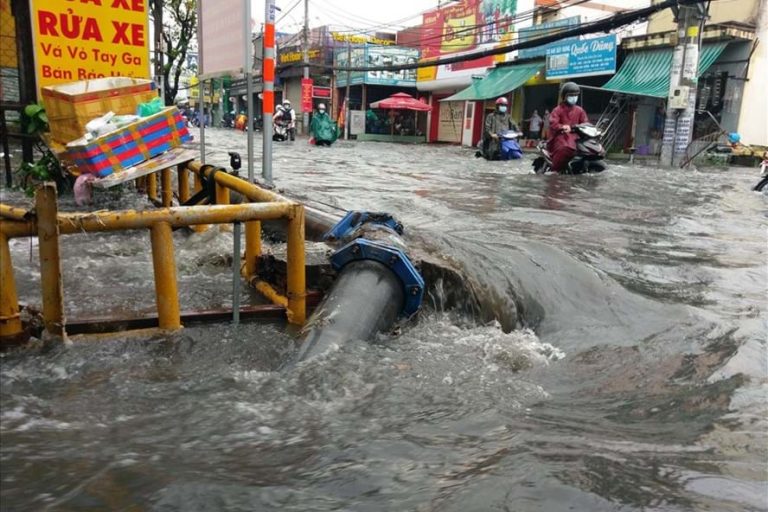 Từ việc thu giá dịch vụ thoát nước và xử lý nước thải: Trả phí và… trả giá môi trường