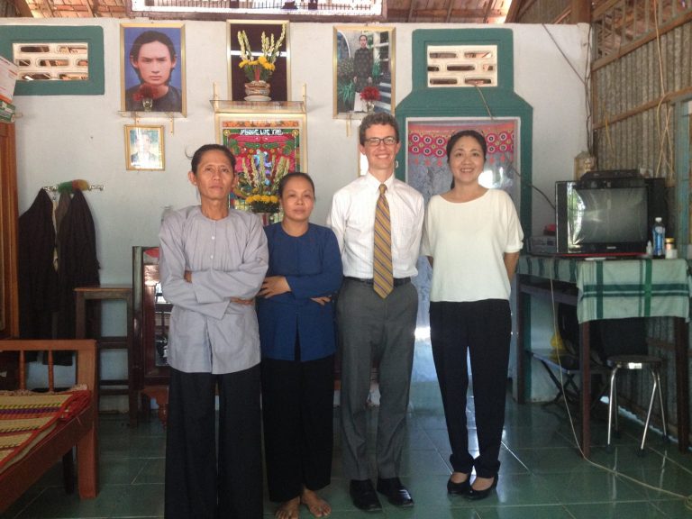 CHUYẾN THĂM MAI THỊ DUNG CỦA ÔNG CHARLES SELLERS CHUYẾN THĂM MAI THỊ DUNG CỦA ÔNG CHARLES SELLERS