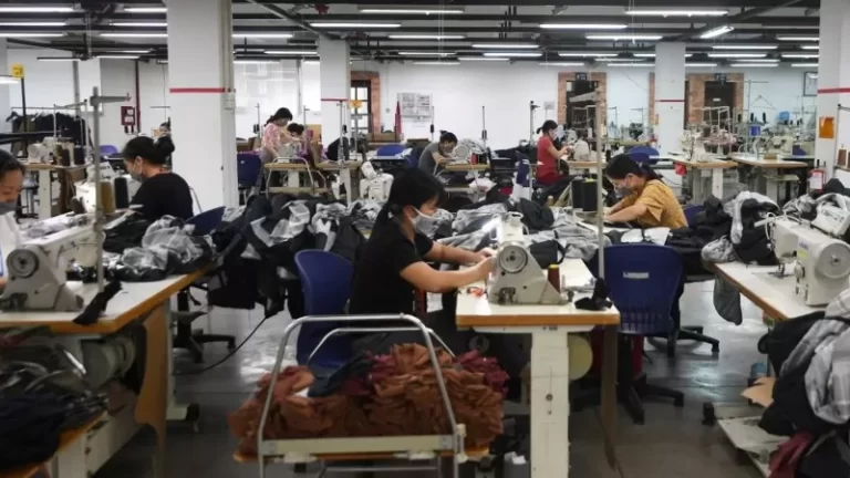 VN: Công nhân đình công liên tiếp và vai trò mờ nhạt của Công đoàn của Nhà nước VN: Công nhân đình công liên tiếp và vai trò mờ nhạt của Công đoàn của Nhà nước