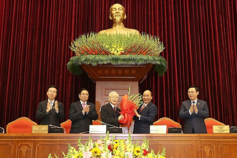 Khi giới lãnh đạo trở thành tầng lớp thống trị giàu có, cải cách thế nào? Khi giới lãnh đạo trở thành tầng lớp thống trị giàu có, cải cách thế nào?