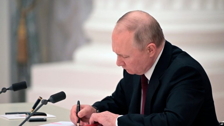 Putin kéo Mỹ trở lại châu Âu Putin kéo Mỹ trở lại châu Âu