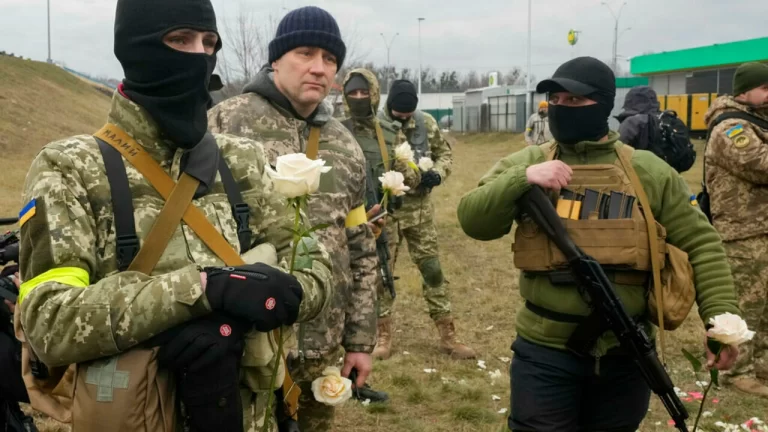 Putin đại bại trong cuộc chiến truyền thông, thế giới ngưỡng mộ Ukraina bất khuất
