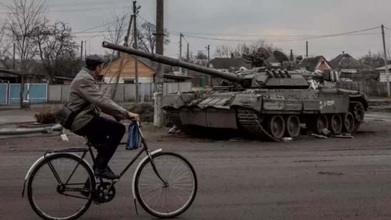 Chiến tranh Ukraine: Nato nói Nga tái tập hợp lực lượng để tấn công