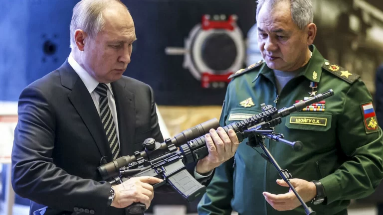 Tình báo yếu kém và tham vọng Đại Nga : Hai lý do đẩy Putin thành “đồ tể” ở Ukraina Tình báo yếu kém và tham vọng Đại Nga : Hai lý do đẩy Putin thành “đồ tể” ở Ukraina