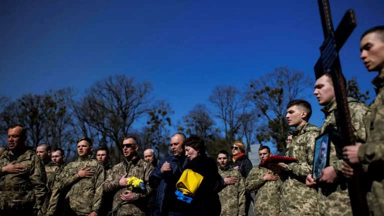 Zelensky : « Chiến thắng là cứu được càng nhiều sinh mạng càng tốt »