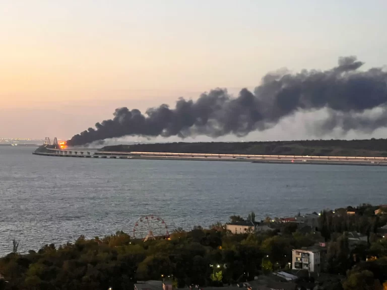 Chiếc xe tải có thể đã bị nổ sớm trên cầu Crimea – Chuyên gia: “Nếu Ukraine đứng sau vụ nổ, có lẽ họ đã không hoàn toàn thành công”