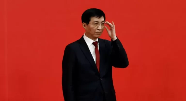 Vương Hỗ Ninh có gì lạ?