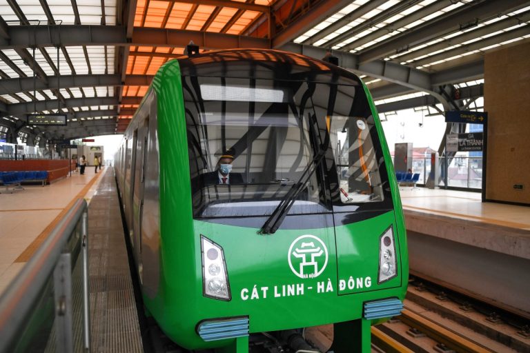 Sáu dự án đường sắt đô thị tốn hơn 66 nghìn tỷ đồng, năm dự án chậm tiến độ, đội vốn