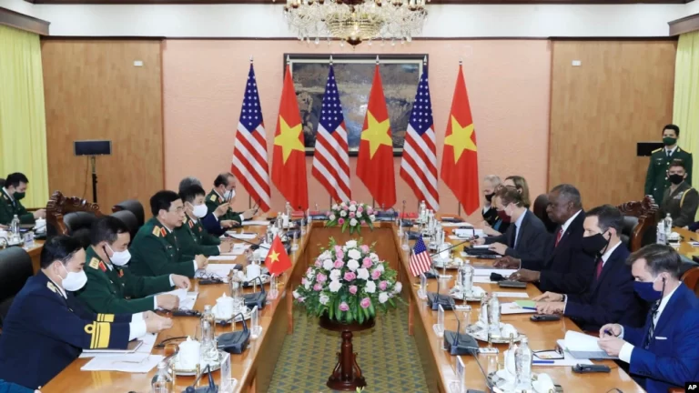 Việt Nam có… cây tre nên không cần giống ai?