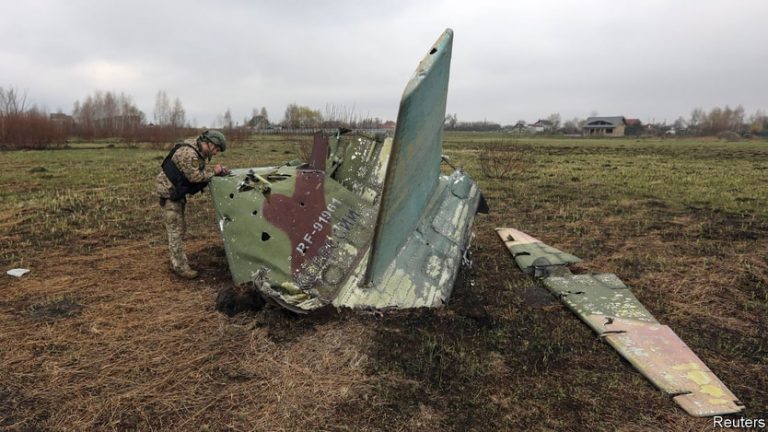 Tại sao máy bay yểm trợ tầm gần đã hết thời?