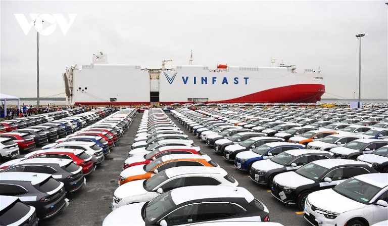 ĐẰNG SAU 999 CHIẾC XE VINFAST VÀO MỸ LÀ GÌ?