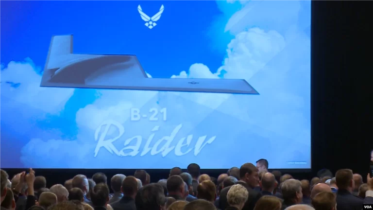 Northrop Grumman sẽ ra mắt máy bay ném bom hạt nhân B-21 cho Không quân Mỹ Northrop Grumman sẽ ra mắt máy bay ném bom hạt nhân B-21 cho Không quân Mỹ