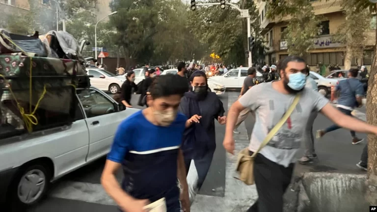 Hội đồng an ninh nhà nước Iran: 200 người chết trong các cuộc biểu tình Hội đồng an ninh nhà nước Iran: 200 người chết trong các cuộc biểu tình