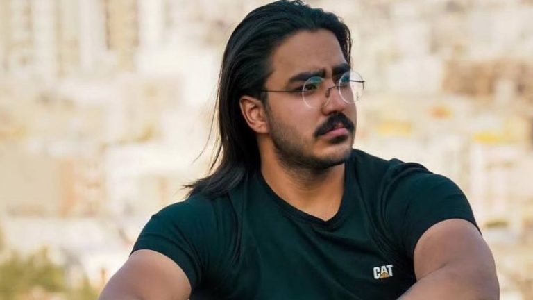 Iran treo cổ công khai một thanh niên biểu tình 23 tuổi