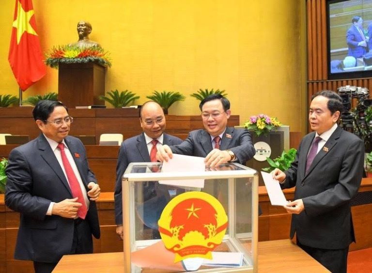 Thế lực nào đang tấn công Chủ tịch nước Nguyễn Xuân Phúc?