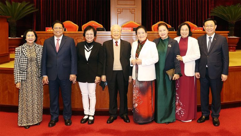 Gặp gỡ nguyên lãnh đạo các thế hệ, Đảng đề phòng nguy cơ bất ổn ở “thượng tầng”