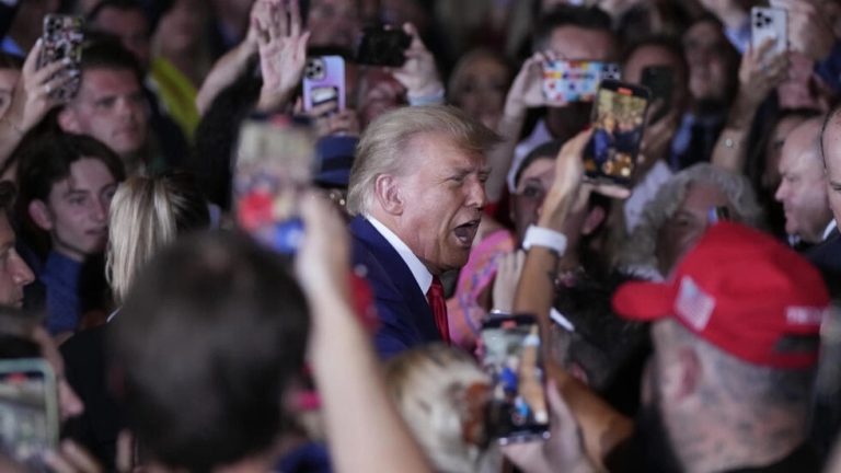 Mỹ : Bị truy tố, Donald Trump tố cáo “một sự sỉ nhục” đối với quốc gia