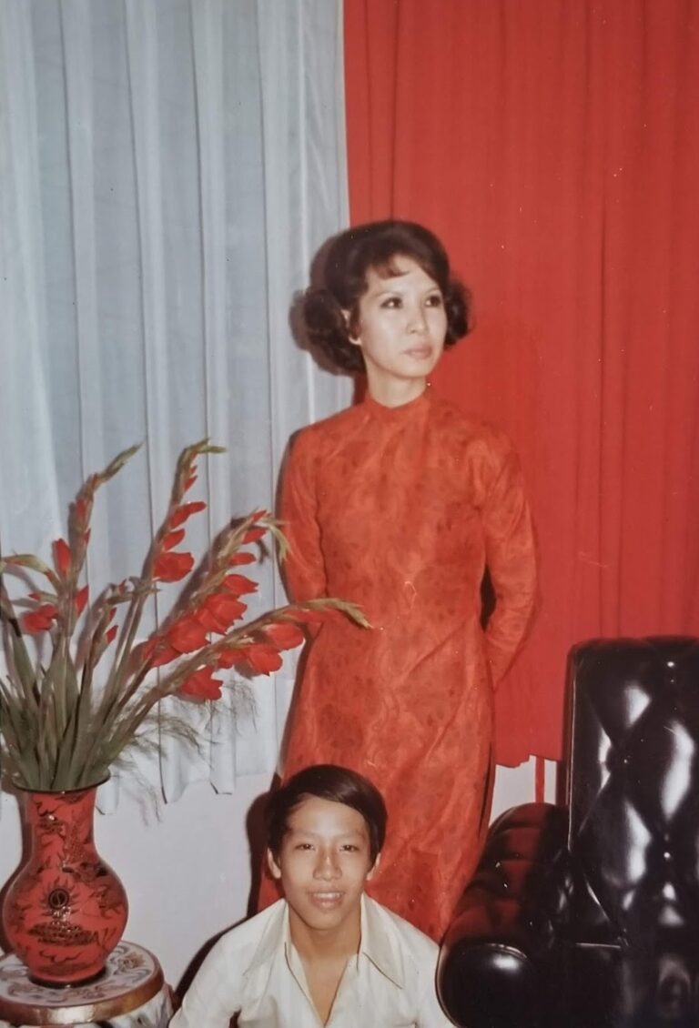 Mẹ, thần tượng của tôi.