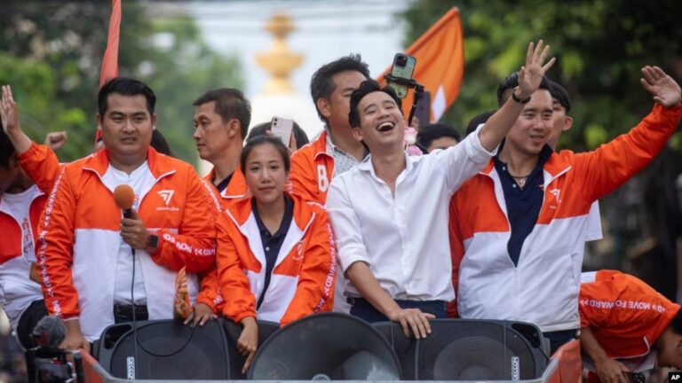 Thái Lan hồi phục chế độ Dân Chủ?