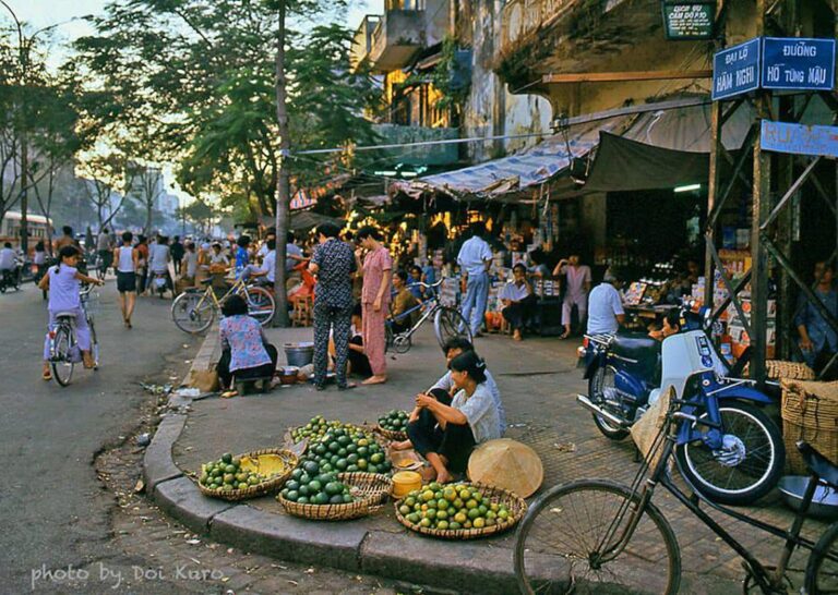 THẬP NIÊN 1980 TRONG KÝ ỨC THẬP NIÊN 1980 TRONG KÝ ỨC