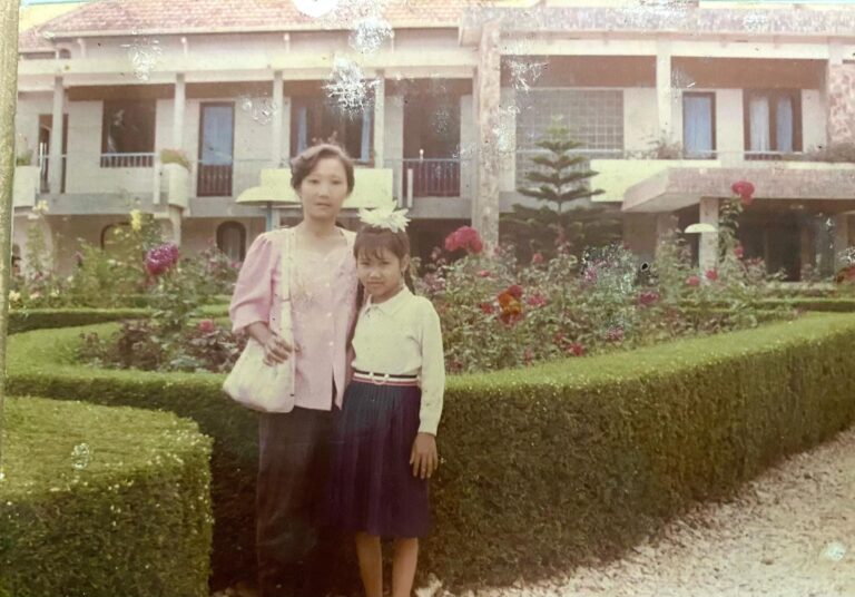 HỒI KÝ GIA TỘC – MỘT THỜI NIÊN THIẾU 