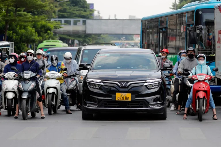 Phần 2: Mục tiêu cuối cùng, chiến lược ban đầu và sự chuyển hướng của Vinfast