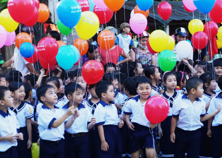 Chuyện bên lề: “chữ tình ngày lại thêm xuân” Chuyện bên lề: “chữ tình ngày lại thêm xuân”