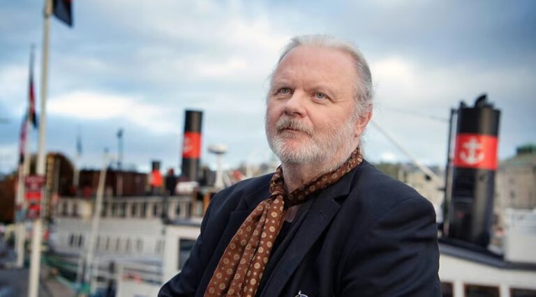 Giải Nobel văn học là giải thưởng đầy uy tín, béo bở và khá điên rồ.