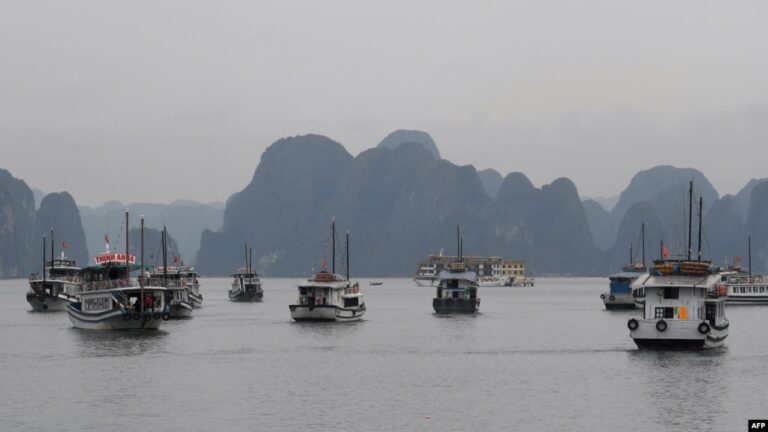 Di sản, ao làng, hòn non bộ và như thế là… thế nào?