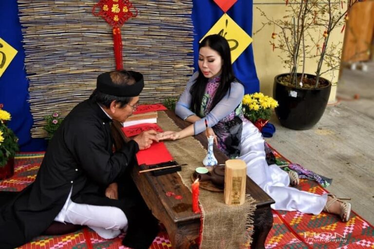 VÁN CỜ BA HỌ