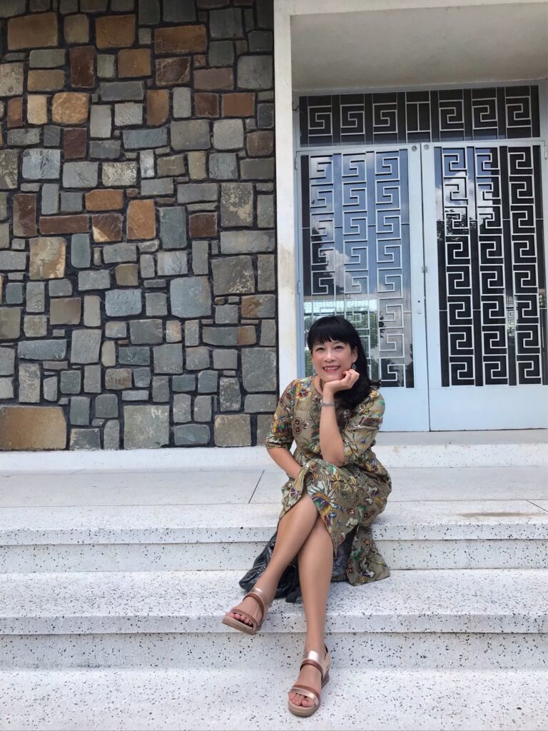 Không đi bán tôm khô mà vào đại học