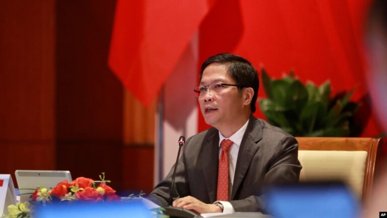 ‘Trách nhiệm chính trị’ và… Bộ Chính trị