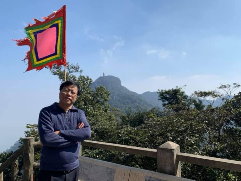 ĐẦU NĂM, LÊN CHƠI NÚI BA VÌ ĐẦU NĂM, LÊN CHƠI NÚI BA VÌ