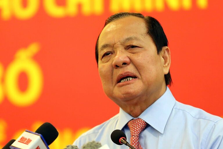 Cho câu lưu Lê Thanh Hải, Tô Đại đang tính toán gì với Tổng Trọng?