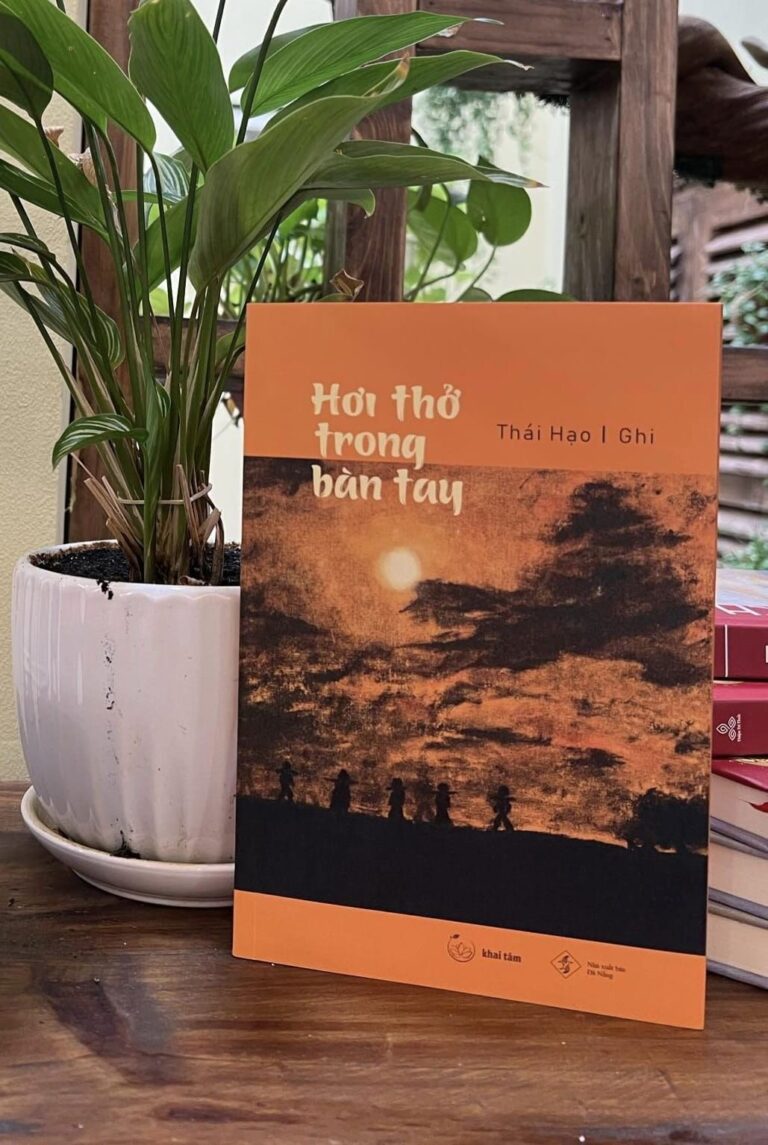 Hơi thở trong bàn tay Hơi thở trong bàn tay